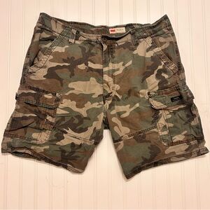 Wrangler Men's Green Camouflage Cargo Shorts